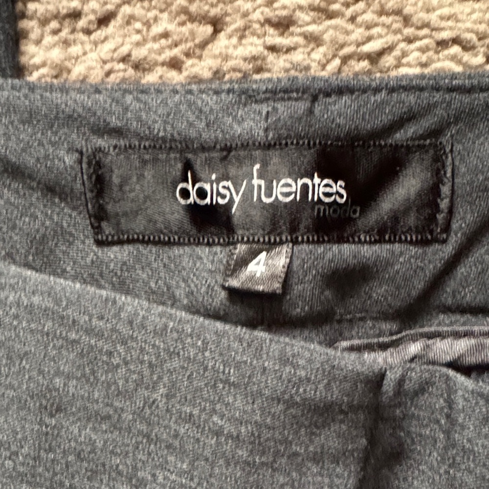 Daisy Fuentes Charcoal Fit and Flared Women’s Trousers. Size 4 - Picture 2 of 8